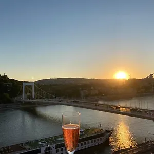  Apartment Riverside Flat With King Castle View Hungary